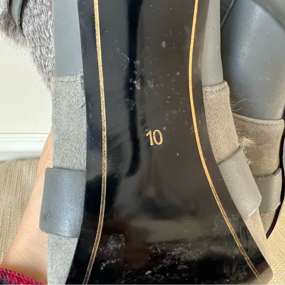 Charles Jordan Knife Rabbit-Fur Bootie
Size 10 Women - Picture 13 of 16